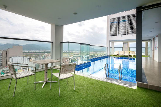 dat phong khach san gia tot nhat nha trang