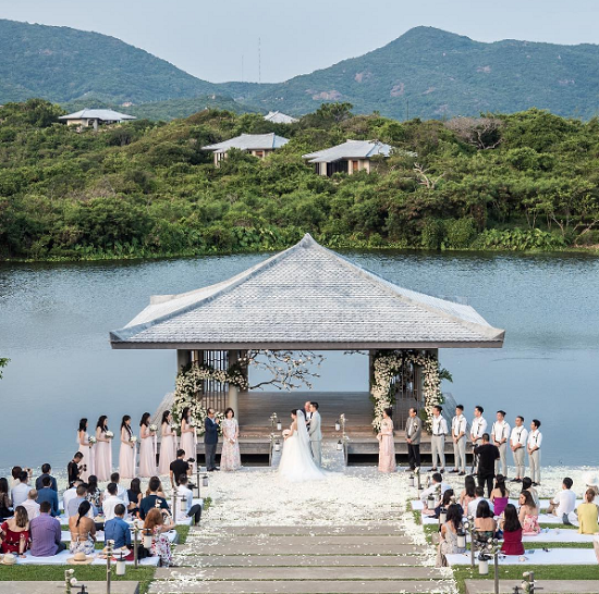 tien khach san resort dat nhat vietnam 