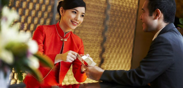 Check in khách sạn nhưng quên mang CMND