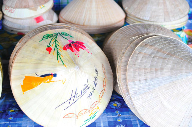 Du lịch huế mua qu&agrave; g&igrave;