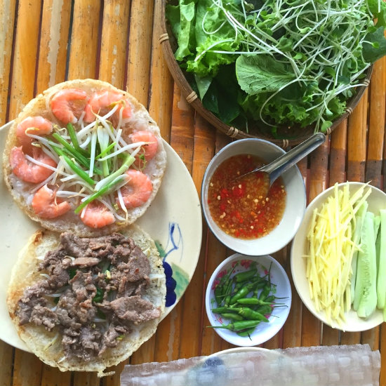 Bánh xèo tôm nhảy du lịch Quy Nhơn