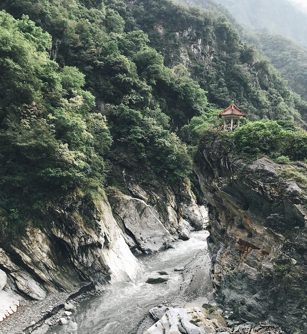 Thiên nhiên núi rừng hùng vĩ