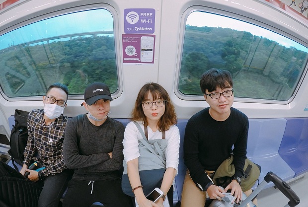 Tàu ở đây sạch sẽ, đúng giờ cực kì