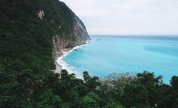 Qingshui Cliff - Nằm trên đường đi vườn quốc gia Taroko, nước biển ở đây trong xanh đến ngỡ ngàng