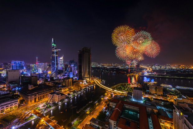 khách sạn ngắm pháo hoa sài gòn