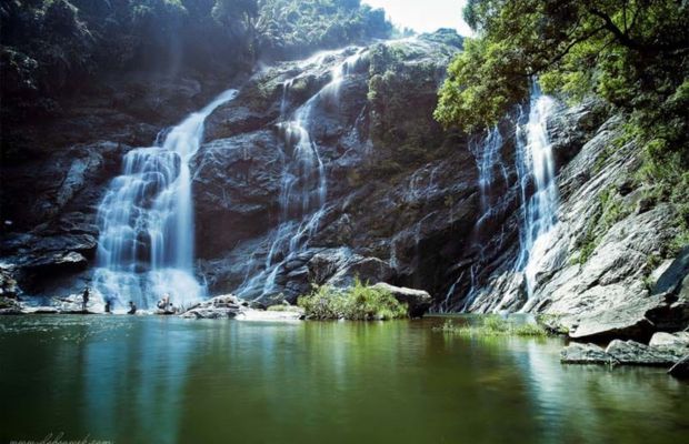 tour-du-lich-quang-ngai-thac-trang-minh-long Thác Trắng Minh Long thu hút du khách với vẻ đẹp hoang sơ