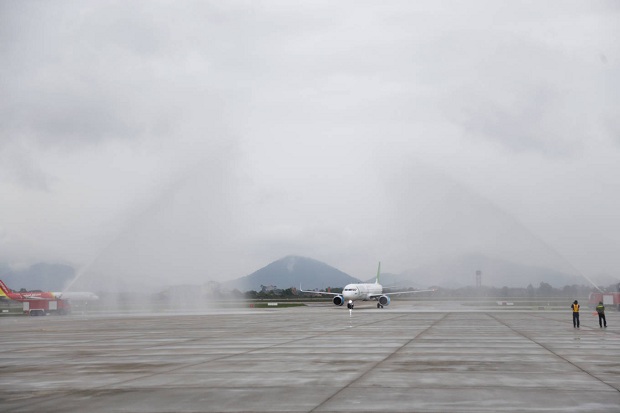 H&agrave;nh kh&aacute;ch đặt mua v&eacute; m&aacute;y bay Bamboo Airways đi H&agrave; Nội đ&atilde; hạ c&aacute;nh an to&agrave;n tại s&acirc;n bay Nội B&agrave;i