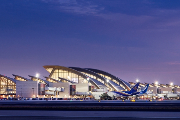 Nh&agrave; ga quốc tế Tom Bradley tại s&acirc;n bay LAX, Los Angeles, California