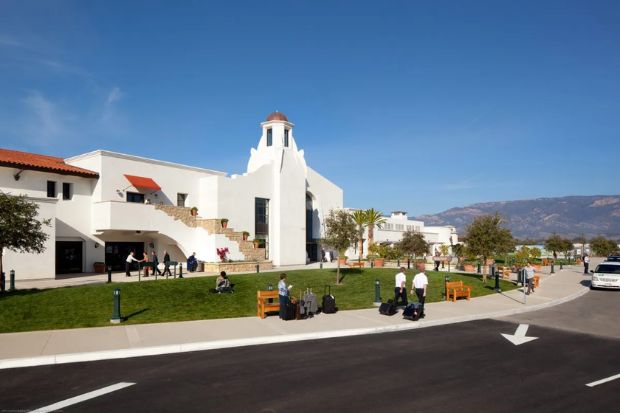 S&acirc;n bay Santa Barbara (SBA) - Cửa ng&otilde; h&agrave;ng kh&ocirc;ng kết nối th&agrave;nh phố Santa Barbara, California