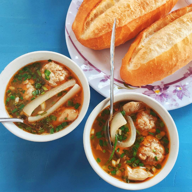 Bánh mì xíu mại Đà Lạt - phượt đà lạt