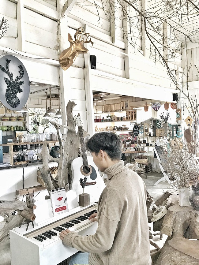 Review qu&aacute;n Misty Forest Đ&agrave; Lạt