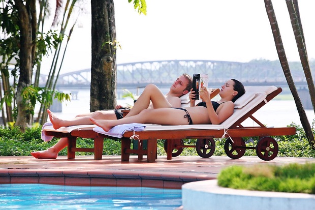 Hồ bơi Century Riverside đường Lê Lợi