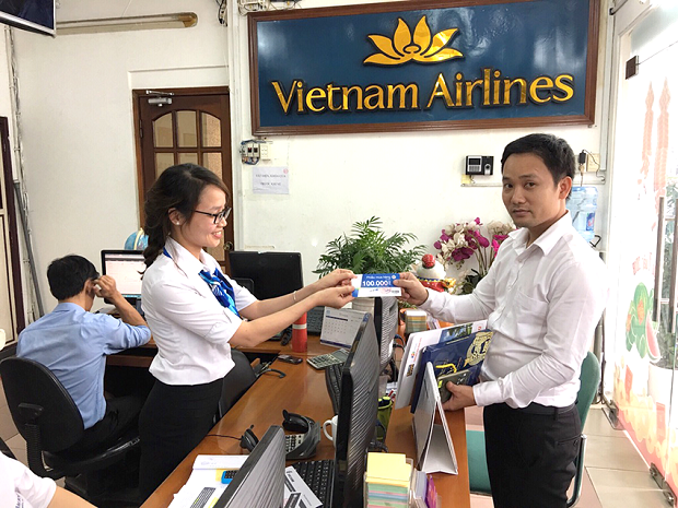 Tư vấn viên tại Phòng vé máy bay Vietnam Booking