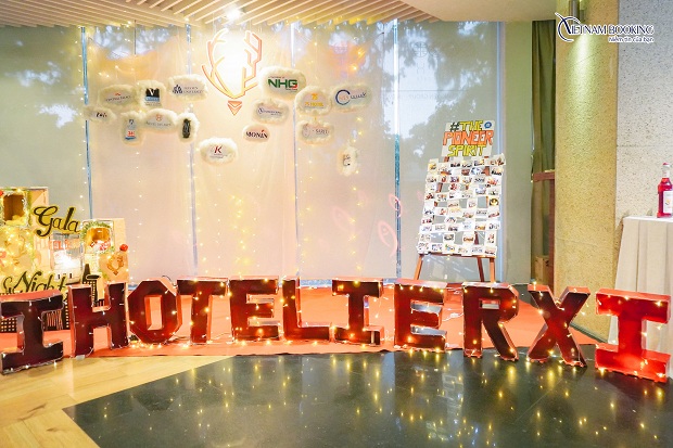 Gala I Hotelier 2019 | Vietnam Booking