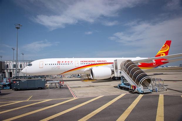 chuyến bay Hong Kong Airlines đ&aacute;p xuống T&acirc;n Sơn Nhất | H&atilde;ng HongKong Airlines c&oacute; tốt kh&ocirc;ng