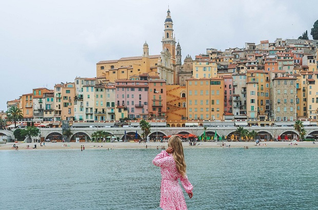 Tại thành phố Nice bạn có thể thoải mái lựa chọn địa chỉ lưu trú từ các khách sạn bình dân đến đẳng cấp 5 sao Du lịch Nice