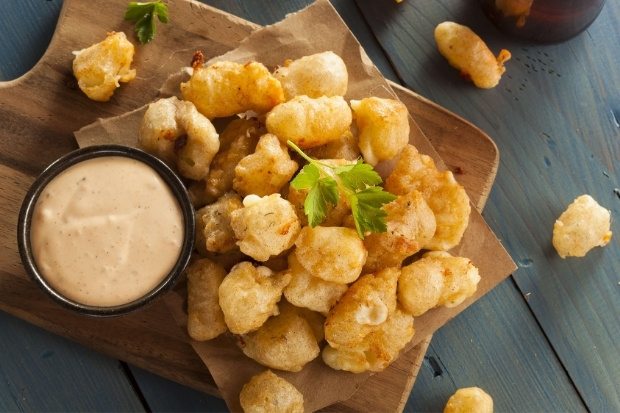 Món Cheese Curds giòn tan hấp dẫn vị giác