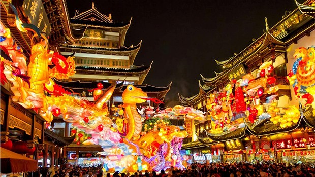 Kh&ocirc;ng khi Tết Trung Quốc | V&eacute; m&aacute;y bay Tết 2021 đi Trung Quốc gi&aacute; rẻ