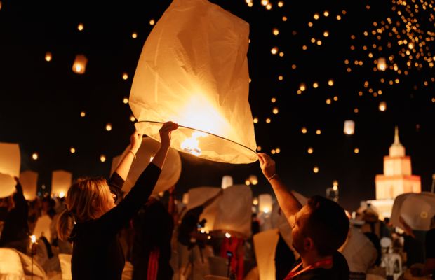 ​Kinh nghiệm tham gia lễ hội thả đ&egrave;n trời Th&aacute;i Lan