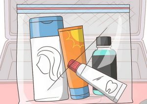 Nước ngâm lens có được mang lên máy bay không?