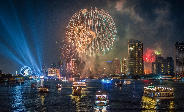 Pháo Hoa trên sông Chao Praya | Vé máy bay Tết 2020 đi Thái Lan giá rẻ
