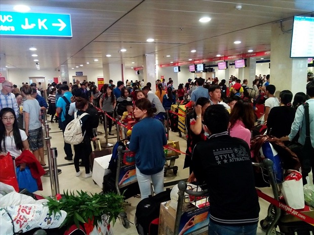 S&acirc;n bay T&acirc;n Sơn Nhất tết 2020 | Phải ch&uacute; &yacute; những g&igrave; khi l&agrave;m thủ tục tại s&acirc;n bay dịp Tết