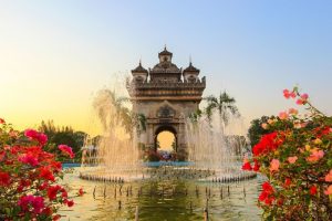 Săn vé máy bay từ Hà Nội đi Viêng Chăn – Ngắm hoàng hôn buông trên dòng Mekong thơ mộng