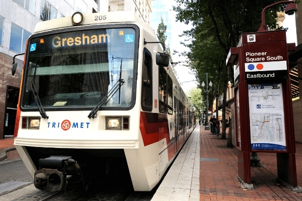 MAX Light Rail tiện lợi giúp du khách di chuyển từ sân bay vào trung tâm Portland