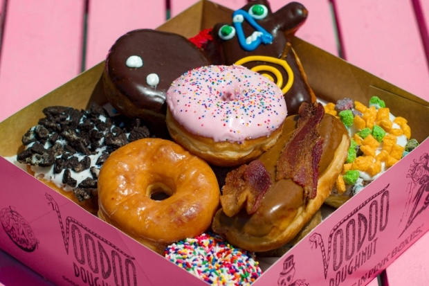 Bánh doughnut đặc sắc tại Voodoo Doughnut, trải nghiệm ẩm thực độc đáo ở Portland