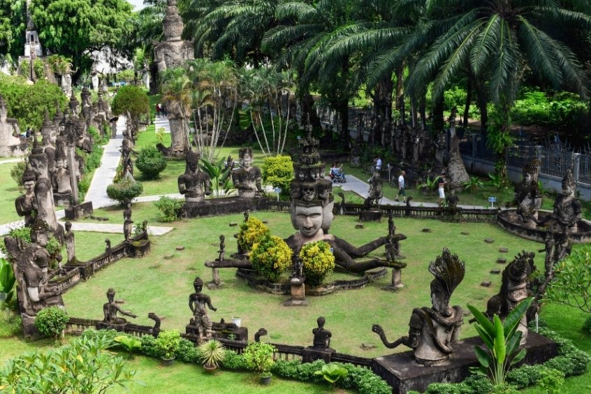 V&eacute; m&aacute;y bay từ H&agrave; Nội đi Vi&ecirc;ng Chăn - Kh&aacute;m ph&aacute; vườn Tượng Phật c&oacute; hơn 200 tượng