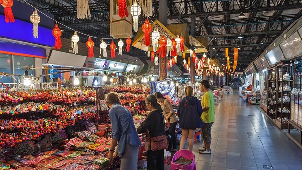 Địa điểm du lịch ở Chiang Mai: chợ đêm Bazaar các địa điểm du lịch ở Chiang Mai
