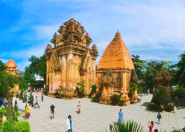 Tháp Bà Ponagar, công trình kiến trúc đặc sắc của người Chăm Tháp Bà Ponagar