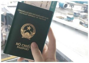 Chuẩn bị thủ tục xuất cảnh tại sân bay Tân Sơn Nhất
