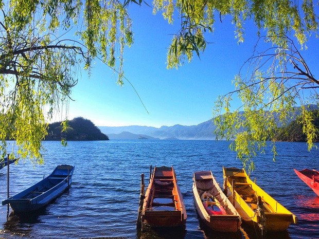 Phong cảnh hữu tình tại hồ Lugu vào mùa thu Hồ Lugu