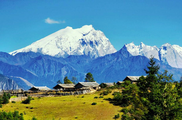 Vẻ đẹp mê hoặc du khách của Ngọc Long Tuyết Sơn Ngọc Long Tuyết Sơn