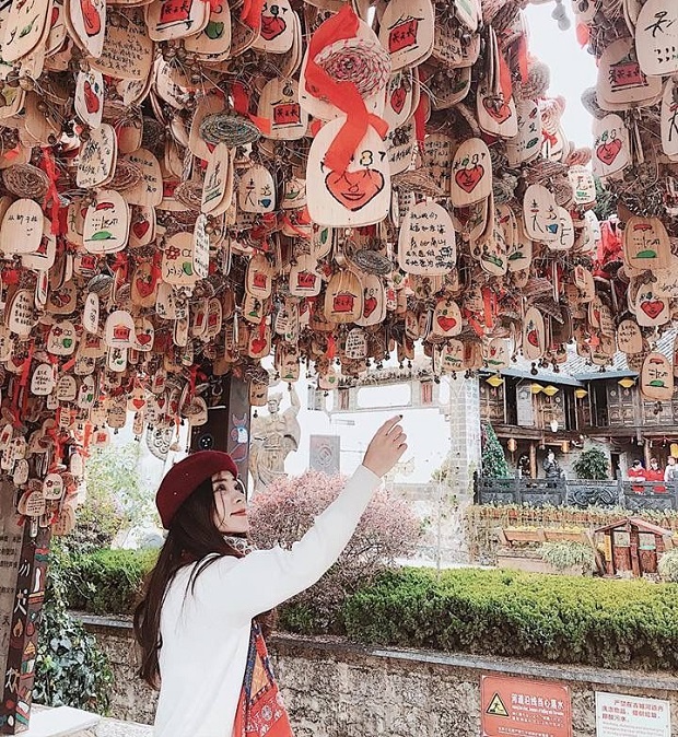 Lệ Giang cổ trấn thu hút du khách thập phương bởi vẻ tuyệt đẹp Thành cổ Lệ Giang