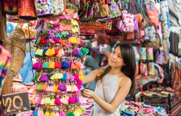 trang-phuc-thai-lan Thái Lan là thiên đường mua sắm giúp bạn dễ dàng "ring" quà về nhà sau chuyến du lịch