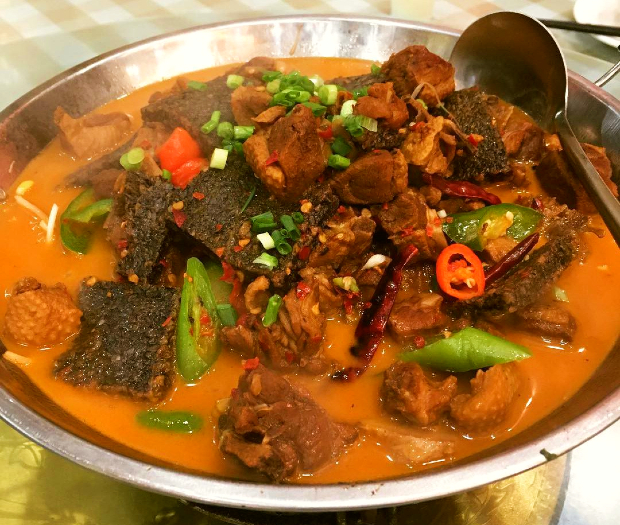 Vịt hầm tiết, gạo nếp