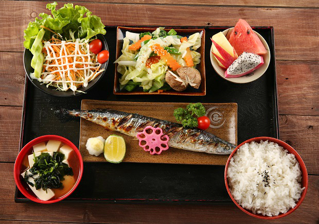 Cá thu đao là món ăn đặc sản Nhật Bản mùa thu Cá thu đao Nhật Bản