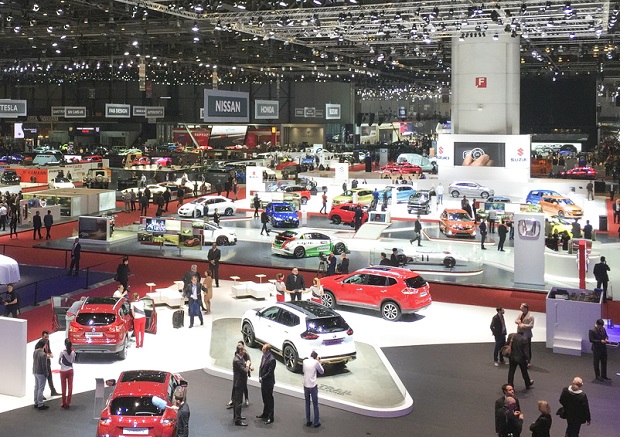 Show diễn ô tô tại Tokyo