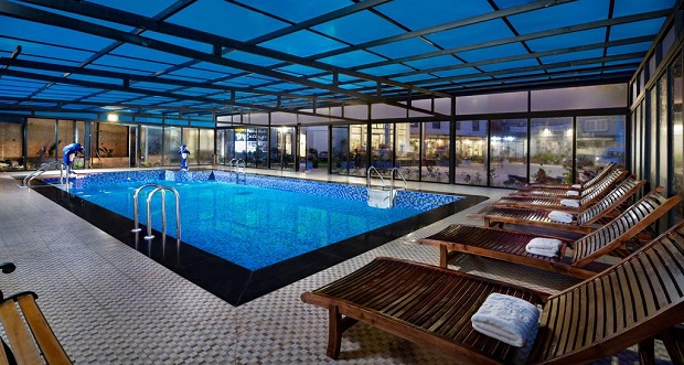 Review hồ bơi Kh&aacute;ch sạn Freesia Sapa