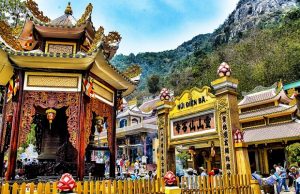 Tour du lịch Tết TP HCM – Núi Bà Đen – Chùa Bà Thiên Hậu Bình Dương 1 ngày