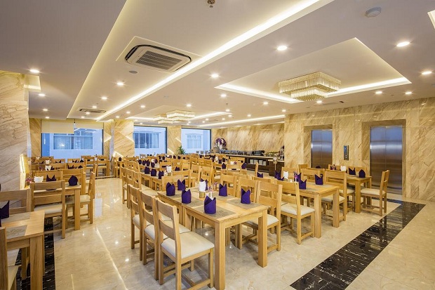 Kh&aacute;ch sạn&nbsp;Balcony Nha Trang tr&ecirc;n đường Trần Ph&uacute;