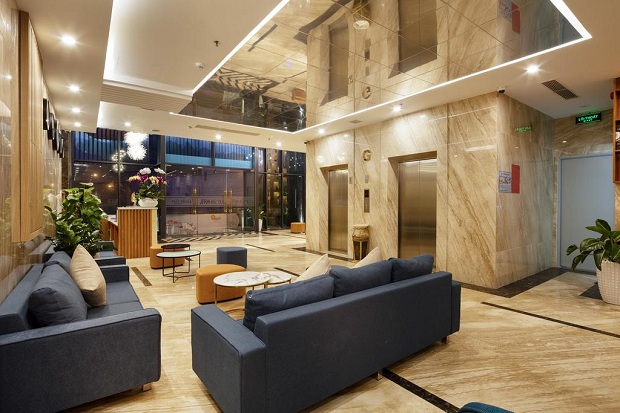 Sảnh chờ sang trọng tại Kh&aacute;ch Sạn Lucky Sun 4 sao đường Trần Ph&uacute;