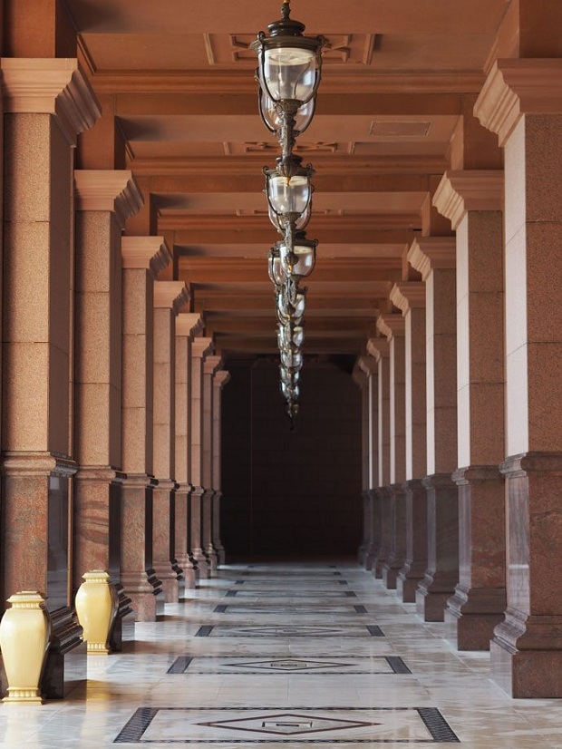 Một hành lang ở khách sạn 8 sao dubai