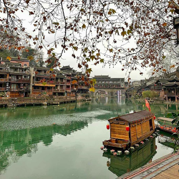 Phượng Hoàng Cổ Trấn tháng 11