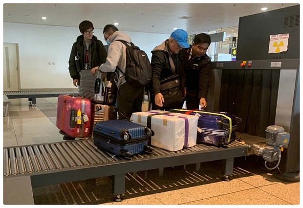 Kiểm tra hành lý sân bay