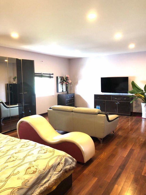 Khách sạn Hạ Long Thủ Đức có ghế tình yêu