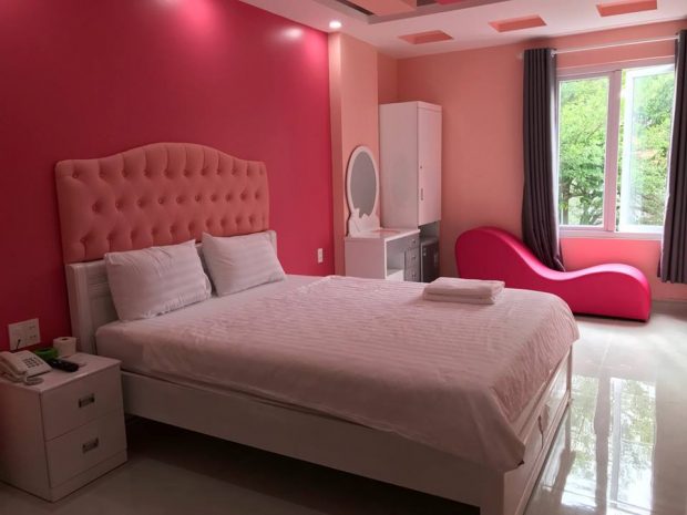 Khách sạn Sweet có ghế tình yêu tại Trung sơn