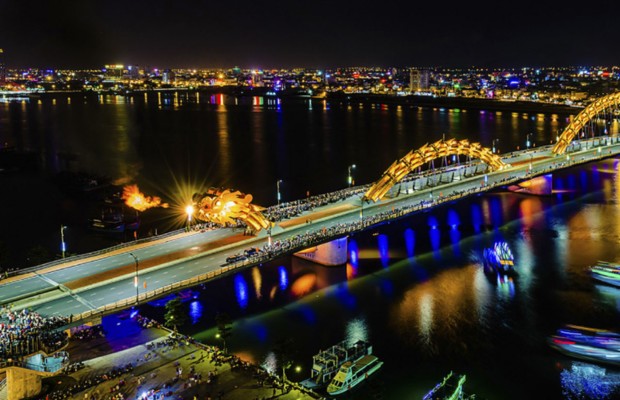 Cầu rồng phun lửa